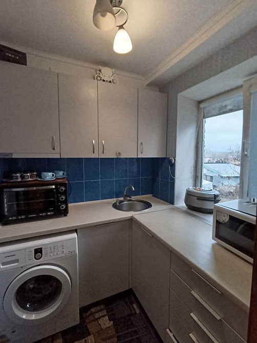 2 Комн Гостинка посёлок Докучаевское метро Индустриальная 10-15 мин Харків - зображення 1