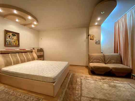 Метро пішки. Продаж чотирикімнатної квариири в Києві Київ