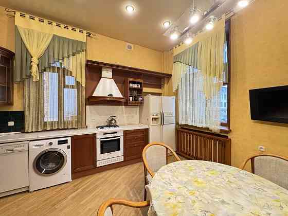 Продам квартиру  в центре 100м2 + гараж ул Лермонтовская 11 Харків