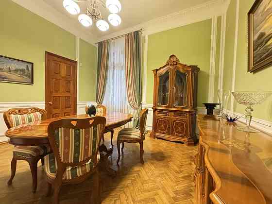 Продам квартиру  в центре 100м2 + гараж ул Лермонтовская 11 Харків