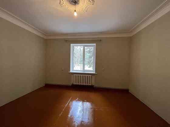 Продам квартиру в центрі міста Лозова