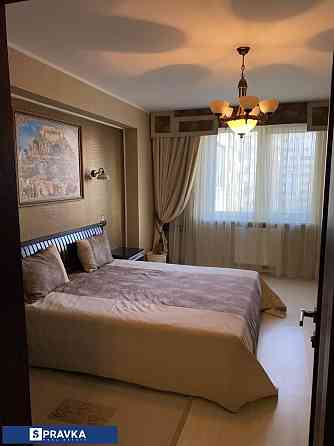 Продам 3-комнатную квартиру в ЖК Изумрудный город на Сахарова Одеса