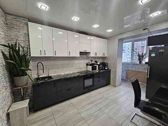 Продам двухкомнатную квартиру в городе Черноморск Чорноморськ