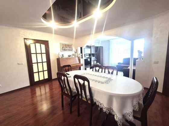 Укомплектована 3-кімнатна квартира в обжитому будинку. Івано-Франківськ