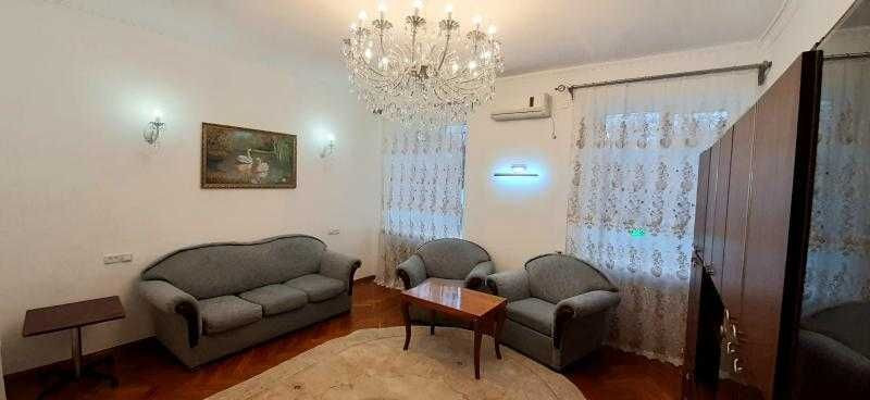 Продам двокімнатну квартиру сталінці в Центрі, вул. Катерининська Одеса - зображення 1