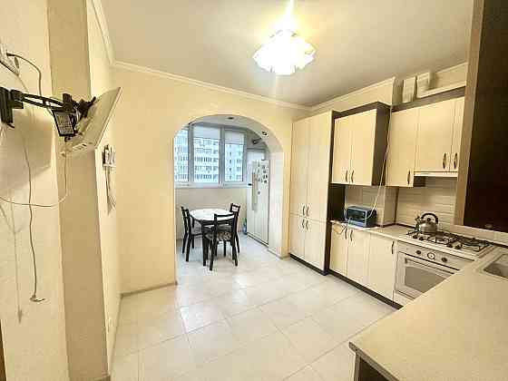 Продам 2х.комнатную ЖК Вернисаж на Таирова отопление АГВ, ремонт. Одеса