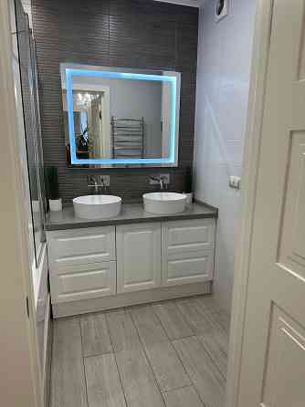 Продаж 3-х кімнатної квартири ЖК Варшавський квартал+комора на поверсі Київ