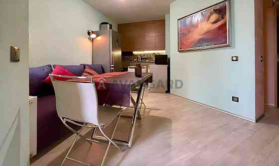 Продаж квартири з дизайнерським ремонтом у ЖК “4 Сезони” біля метро Київ