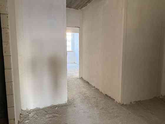 Продається просторого планування 2 кімнатна квартира з наповненням.Газ Буча