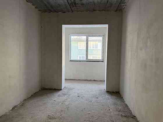 Продається просторого планування 2 кімнатна квартира з наповненням.Газ Буча