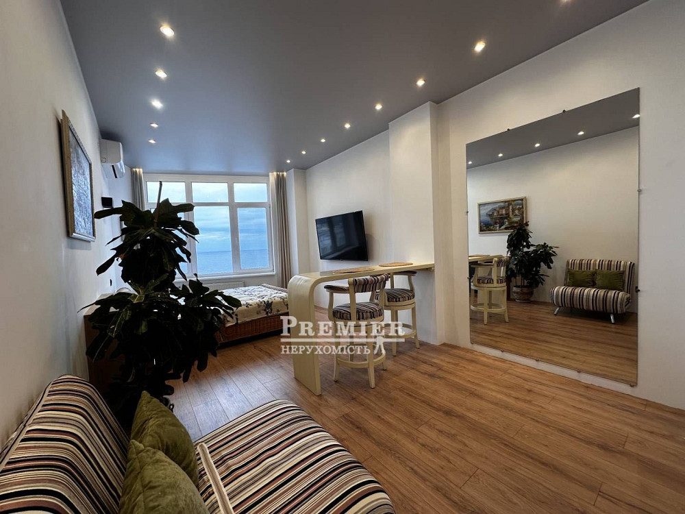 1 кім студія в Аркадії з сучасним ремонтом та прямим видом на море Одеса - зображення 1