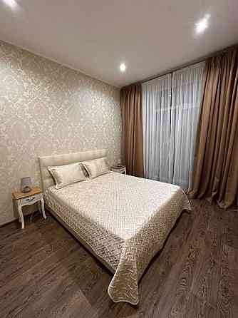 Продам 2 комн. квартиру метро Майдан Конституции, сталинка. Харків