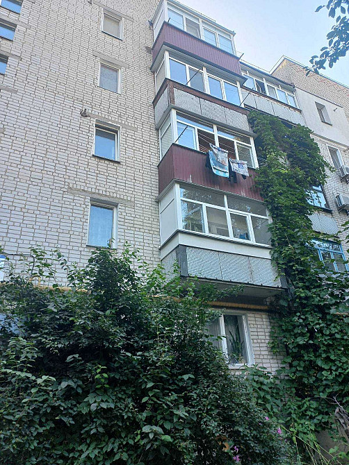 Продам 3 кімнатну квартиру з гарною локацією. ( НЕ Шахедна сторона) Коростень - зображення 1