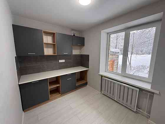 Чешка Комарова 3 кімнати Черновцы