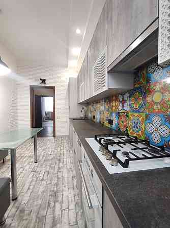 Продам 3-х ком кв. Левый берег,район Фрунзенского. Автономка,газ Днепр