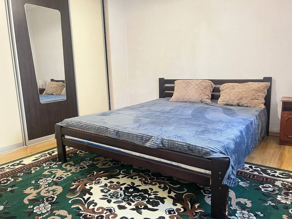 Оренда! Квартира в будинку. Вул. Макаренка. Chernivtsi - photo 1