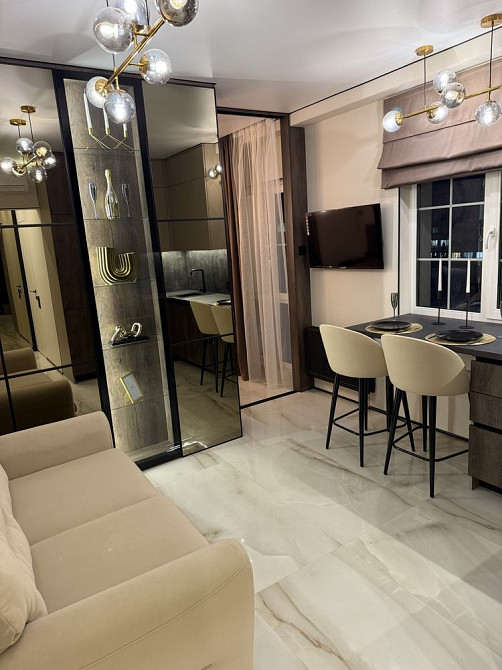 Продам квартиру в  Новій Англії з дизайнерським ремонтом Киев - изображение 1