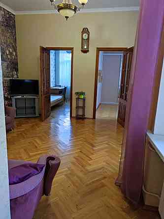 Здається тепла, безпечна 4-кімнатна квартира в середмісті (з газом) Київ