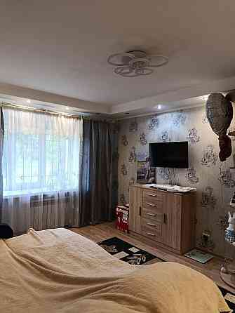 Затишна 1к квартира з ремонтом! Перший поверх Кубанської України 25/2 Киев