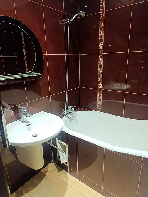 Простора 3-к квартира 100м² з Видом на парк Дарницький бульв. 8 Киев - изображение 7