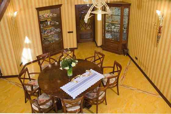 продаж каартри у австрійському будинку у Франківському районі Львів