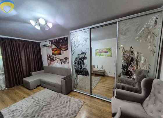 Квартира на Черемушках з великим балконом Одеса