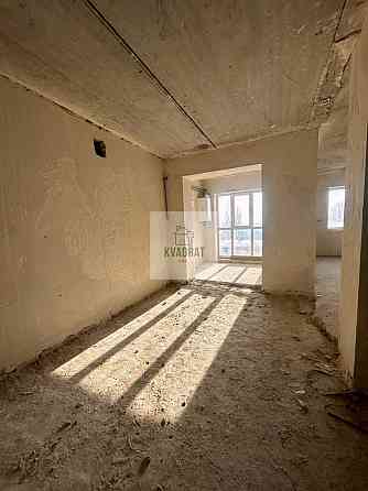 Продам простору 2-кімнатну квартиру з хорошим плануванням Каменец-Подольский