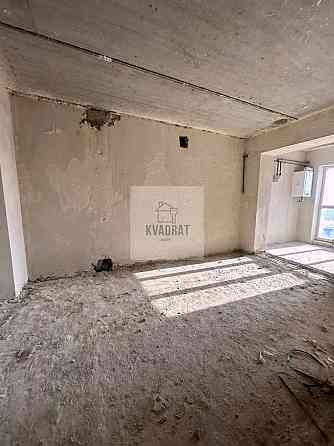 Продам простору 2-кімнатну квартиру з хорошим плануванням Каменец-Подольский