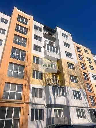 Продам простору 2-кімнатну квартиру з хорошим плануванням Каменец-Подольский