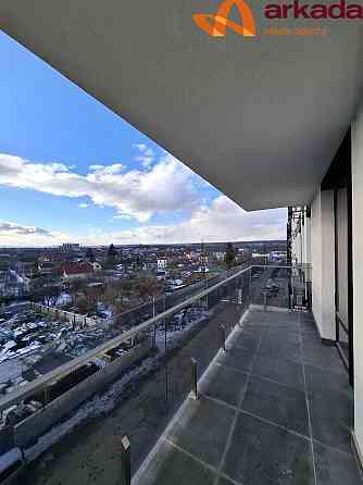 Продаю 3 кімнатну квартиру біля Міського Озера. Будинок з басейном! Ивано-Франковск