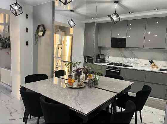 Продається велика  2-х кімнатна квартира з ремонтом. Постанови Ивано-Франковск