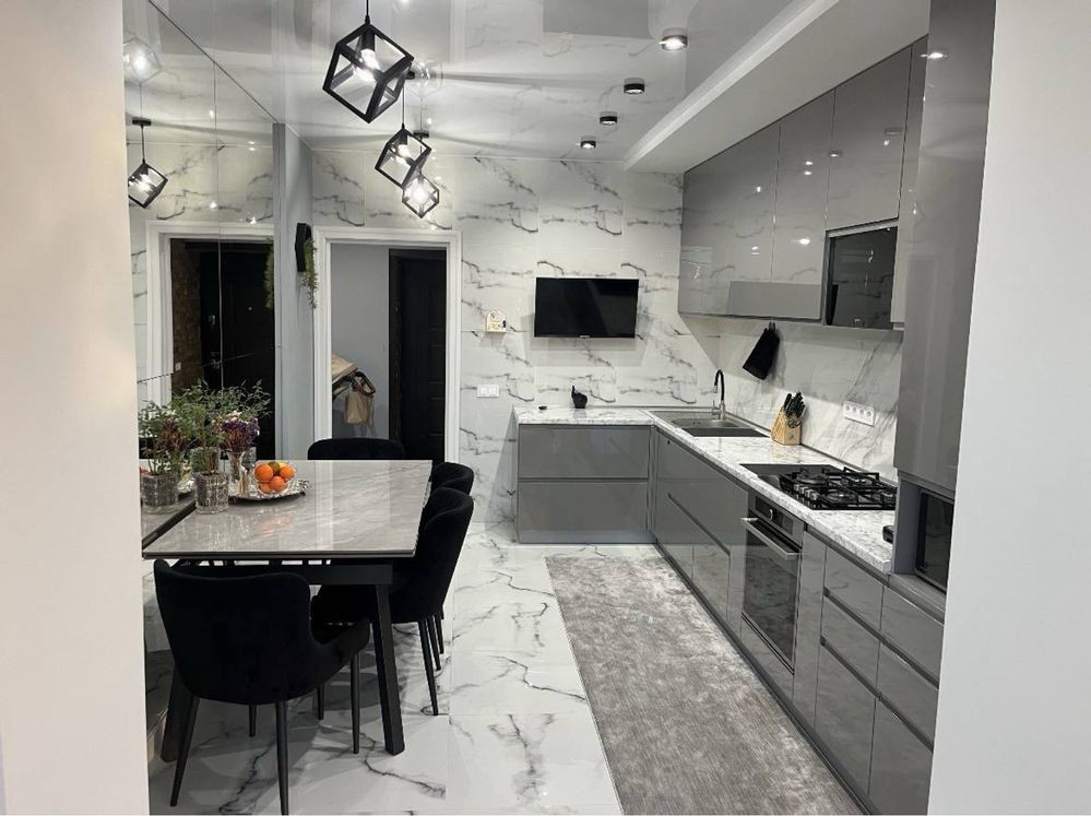 Продається велика  2-х кімнатна квартира з ремонтом. Постанови Ивано-Франковск - изображение 1