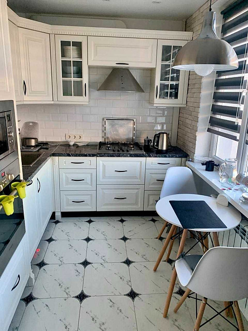 Власник продам 3 ком. , 67 м.кв  метро Студентська Валентинівська 11 Харків - зображення 1