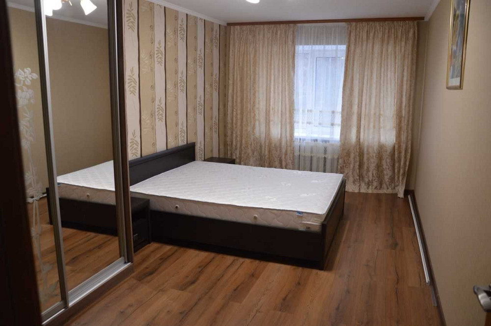 Сдам  3-х в центре  для 3-6  парней или семье на месяц  или длительно Житомир - зображення 1