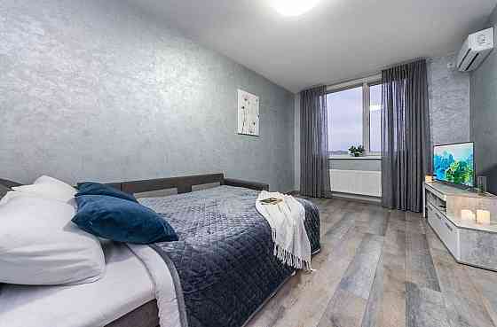 Продається готова 1-кімн.квартира ЖК Варшавський 40 кв.м, 11,12 поверх Kyiv