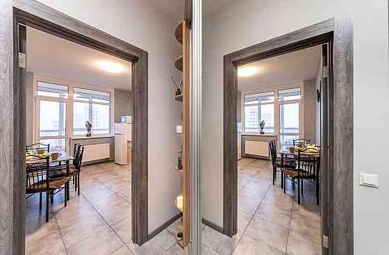 Продається готова 1-кімн.квартира ЖК Варшавський 40 кв.м, 11,12 поверх Kyiv