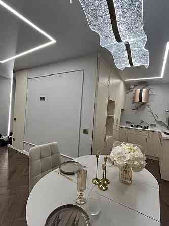 Продам сучасну 3-ну квартиру Шептицький 