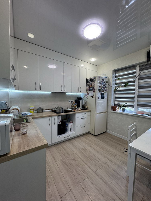 Продаж 2-кім новобудови р-н ТЦ Майдан! Черновцы - изображение 1