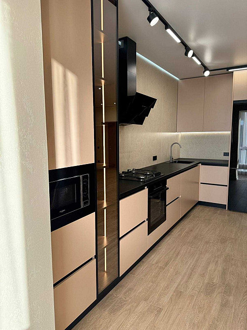 Розкішна 1,5-кімнатна квартира з панорамою на річку Ивано-Франковск - изображение 4