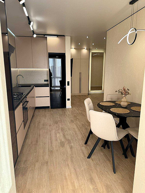 Розкішна 1,5-кімнатна квартира з панорамою на річку Ивано-Франковск - изображение 5