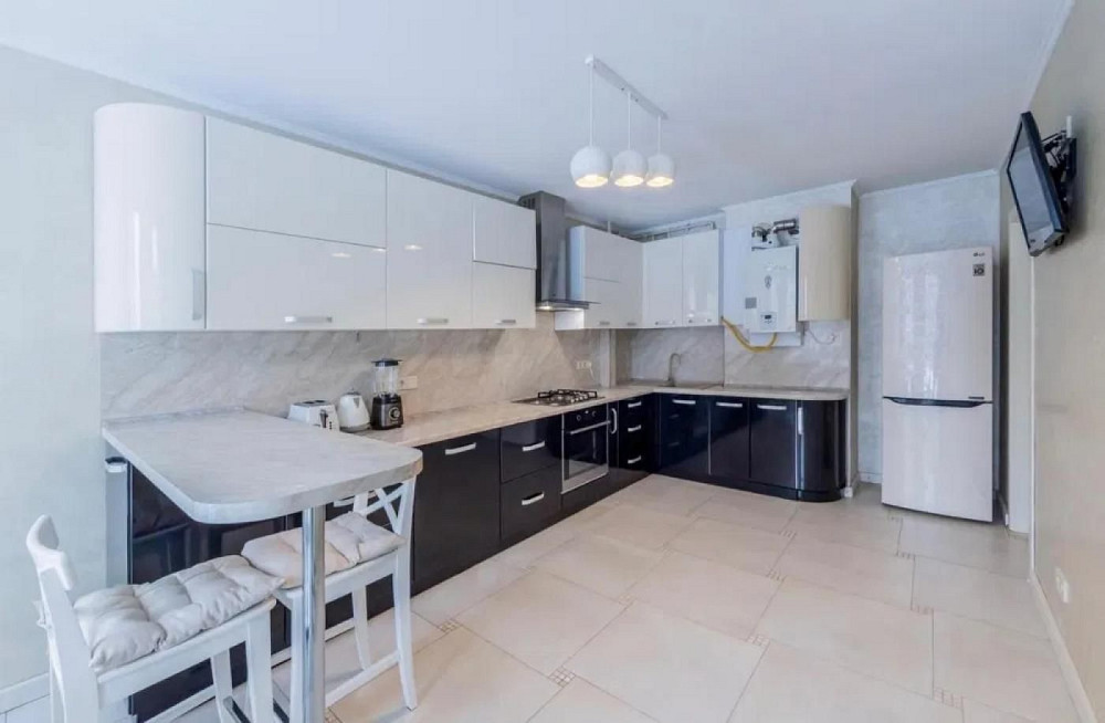 Світла та затишна 3-кімнатна квартира 95 м² ЖК Рів'єра 2 хв Славутич Kyiv - photo 5