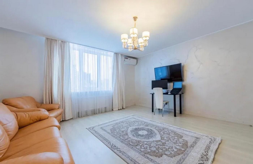 Світла та затишна 3-кімнатна квартира 95 м² ЖК Рів'єра 2 хв Славутич Kyiv - photo 1