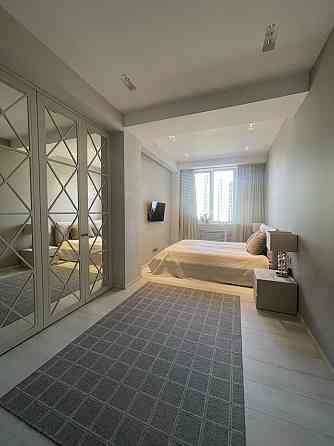 Красива стильна квртира на 6 Фонтана. Три спальні. Одеса