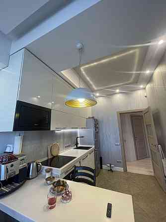 Красива стильна квртира на 6 Фонтана. Три спальні. Одеса