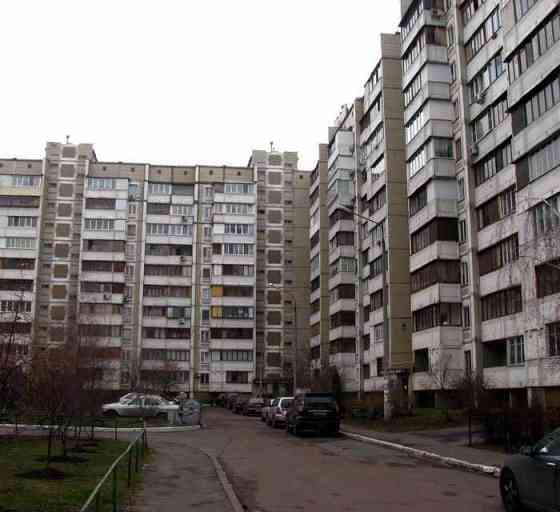 Продаж 3/4 частки 3-кімнатної квартири, метро Позняки, вул. Гмирі, 5А Kyiv