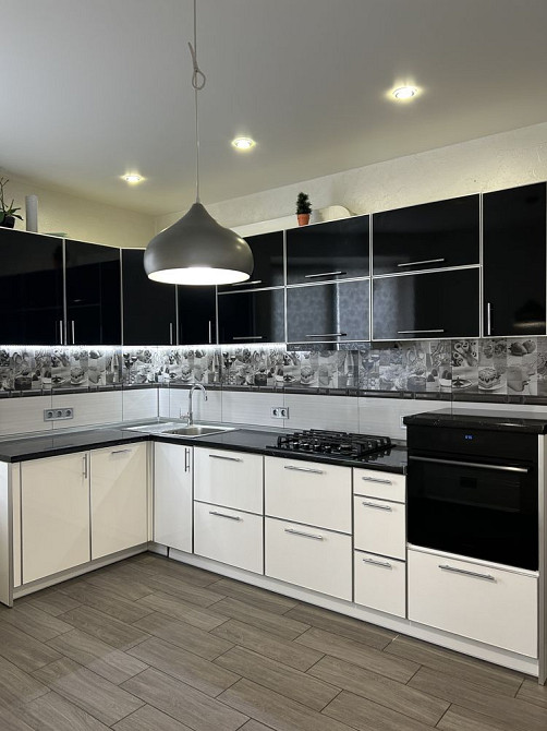 Сертифікат - ТАК! Простора квартира біля двох шкіл, два балкона Ірпінь Іrpin - photo 1