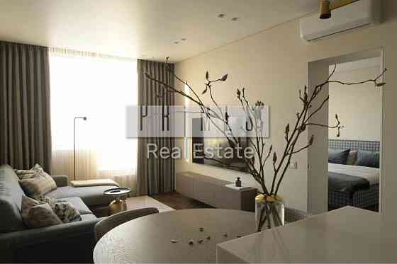 Продаж / Квартира  Київ, Печерський район, Новопечерська Вежа Kyiv