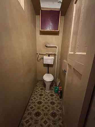 Продається трикімнатна квартира 