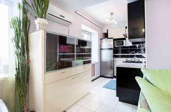 Куренівка, Подол, продаж 2 к квартири, 63 м2 Kyiv