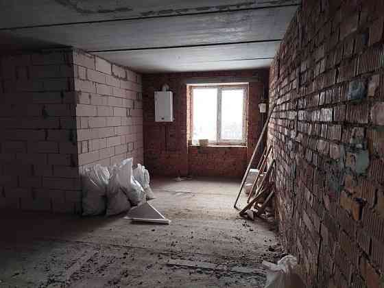 Трикімнатна студія за 600$/м² в обжитій новобудові Kam`ianets-Podilskyi